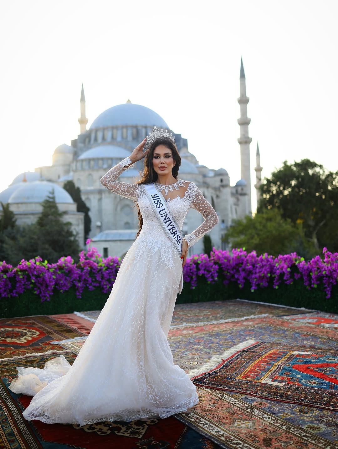 images/@missuniversopersia - R⤓Download.jpeg